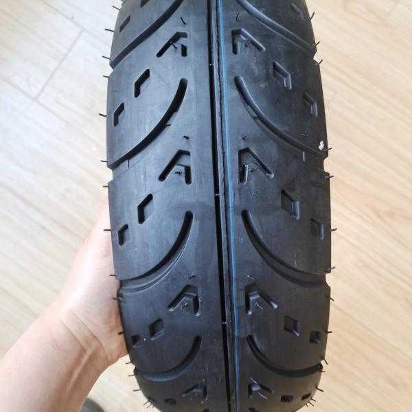 Motorcycle Tire Scooter Tire 130/60-13 Tubeless A Class with 35%-55% Rubber Content