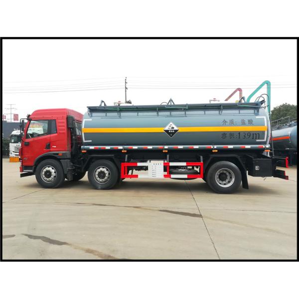 Camion lourd FAW 25 tonnes 13,9 m³ Véhicule chimique Solution/liquide d'hydroxyde de sodium Camion spécial de transport spécial