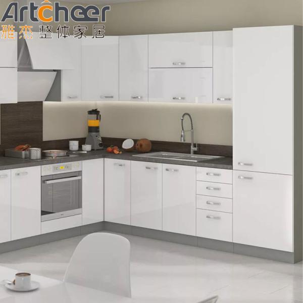Villa Kitchen Cabinets with Modular / RTA Design and Customized Size in Plywood Material