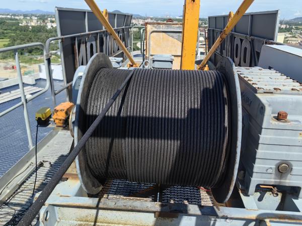 Zoomlion 7025 tower crane 12Tons max load 2.5 tons tip load moy moy 2021