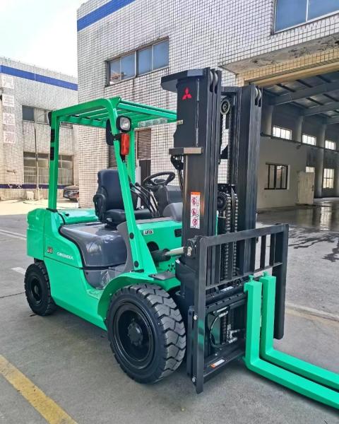 Japan Used Mitsubishi Diesel Forklift 3 Ton 4.5 Meters with 3 Masts