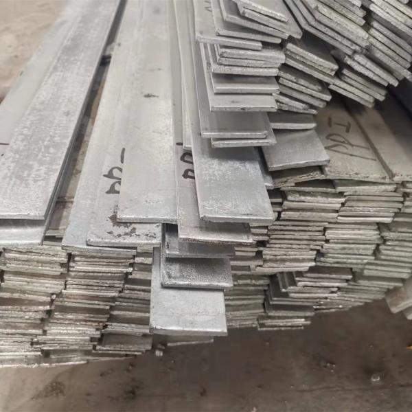 Barra lisa galvanizada mergulhada quente S235jr A36 do aço carbono 12m para o material de construção