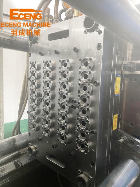 32 Cavity PET Bottle Mold Manufacturer 18/20/24mm Plastic Mold Steel Grades