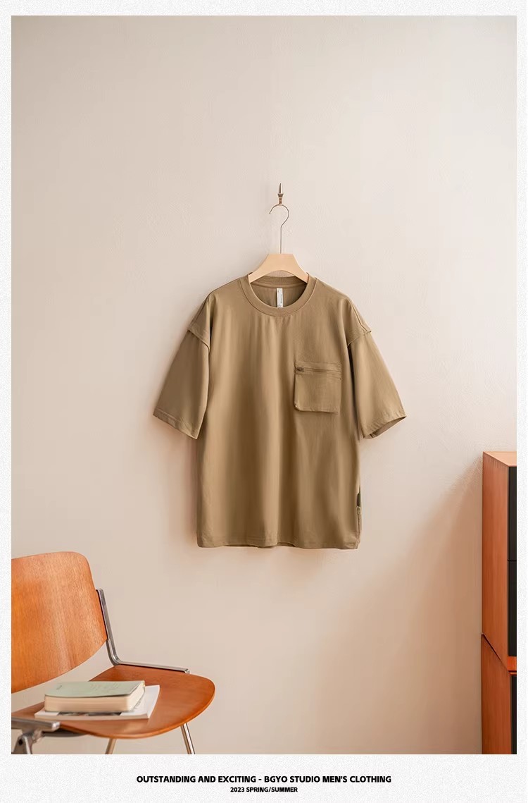 Men's Oversized Relaxed Fit T-Shirt with Soft Cotton Fabric and Functional Chest Pocket