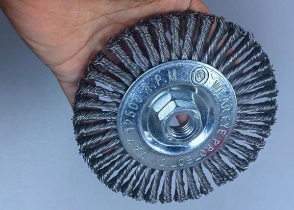 125mm OD Knotted Wire Stringer Bead Pipeline Brush with M14 Nut for Weld Cleaning