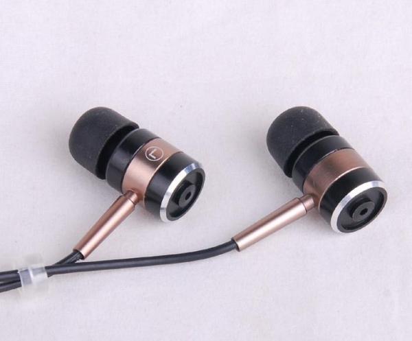 Handsfree In Ear Sports Headphones&Headset With 3.5mm Earphone Plug (MO-EM010)