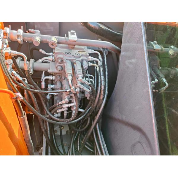 Хитачи ZX60 экскаватор идеально подходит для удаления склонов в строительстве дорог и рек