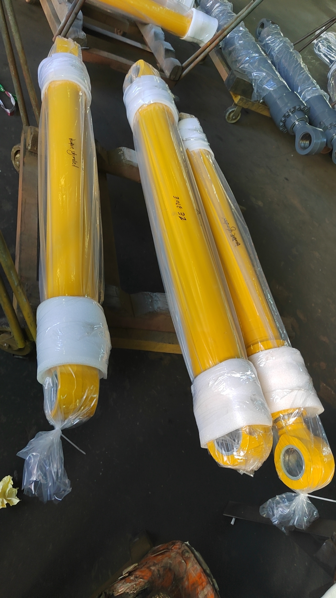 ZOOMLION ZE370 boom arm bucket hydraulic cylinder