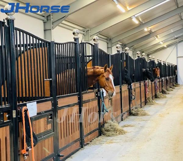 Durabilidade alta conjunto de painéis de aço personalizado do estábulo do cavalo facilmente