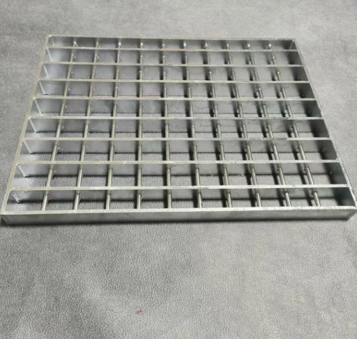 Heavy-Duty ASTM A36 Carbon Steel Galvanized Bar Grating Serrated Welded Floor Grate for Walkways