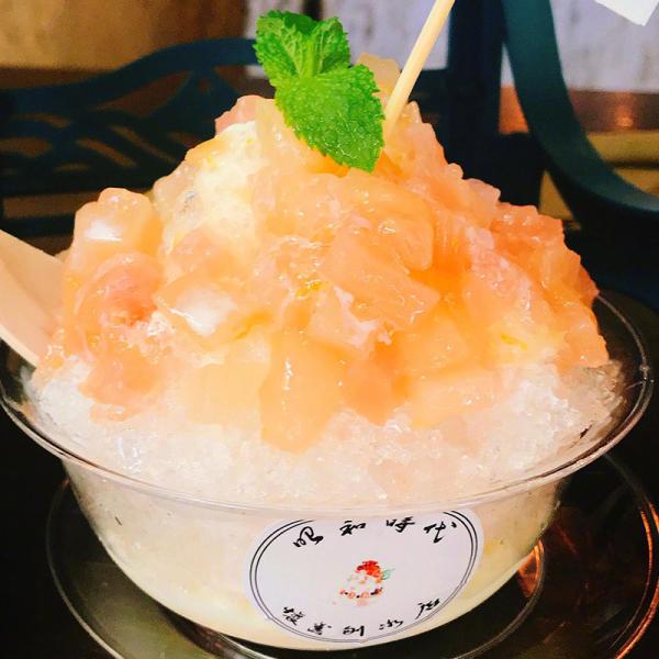 ROHS Certified Stainless Steel Electric Shaved Ice Machine with 1400g Filling Capacity