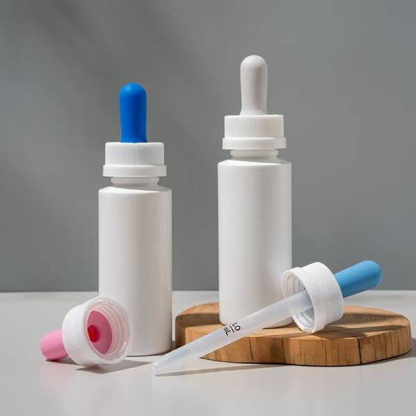 100ml PE bottle with 24mm Neck Child Lock ring & 1ml per squeeze Rubber & Plastic Graduated Pipette for medical syrups