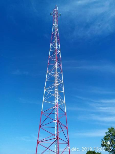 3 forTelecommunication de aço tubular da torre da transmissão dos pés Q235