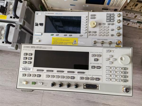 10 MHz – 20 GHz Synthesized Signal Generator Swept-CW Agilent 83623B