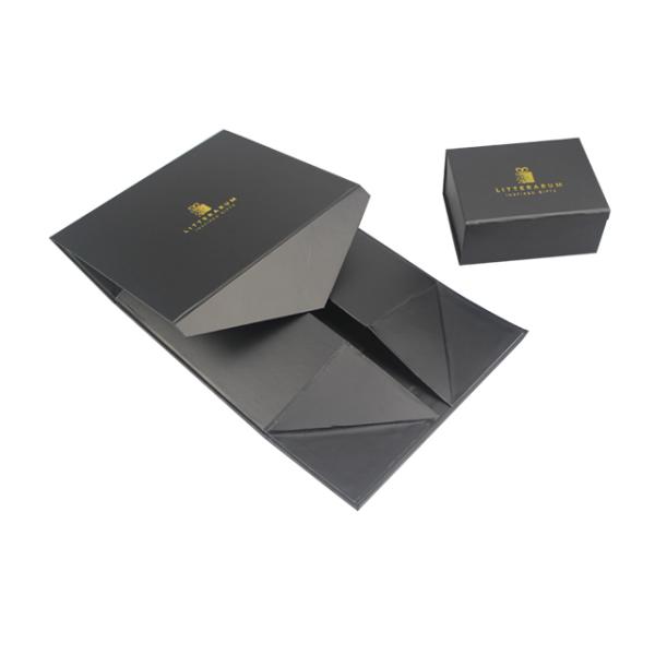 Luxury Matte Noir magnétique pliant en feuille chaude Logo Vêtements Custom Vêtements Custom Boîtes d'emballage