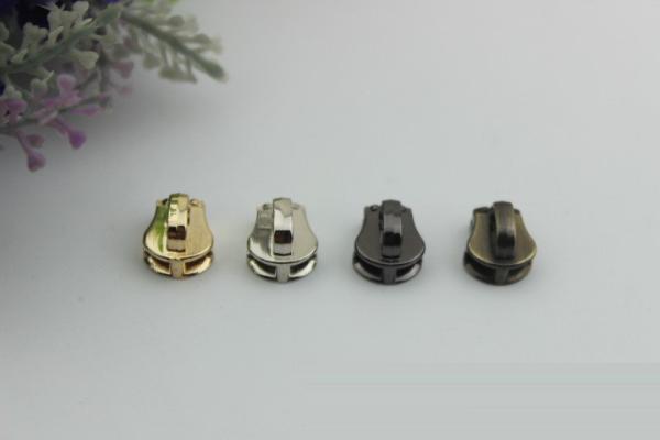 Wholesale high quality clothing accessories zinc alloy various color metal 5# nylon zipper slider