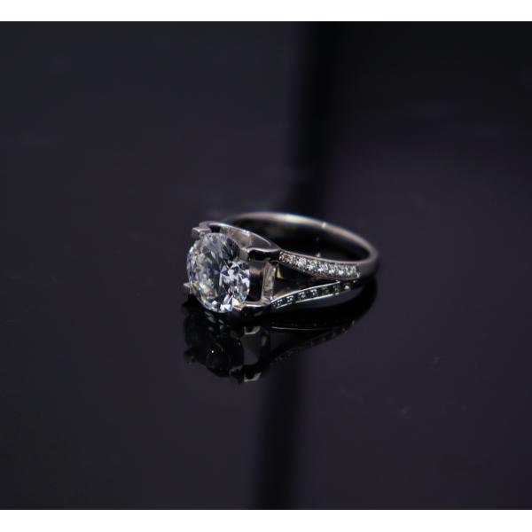 Bullhead 18K Gold Customized Fine Jewelry IGI GIA Lab Grown Diamond Engagement Wedding and Banquet Rings