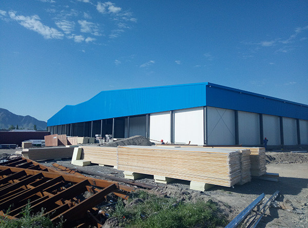 Prefab Steel Warehouse Buildings , Welded / Hot Rolled Steel Structure Storage Warehouse