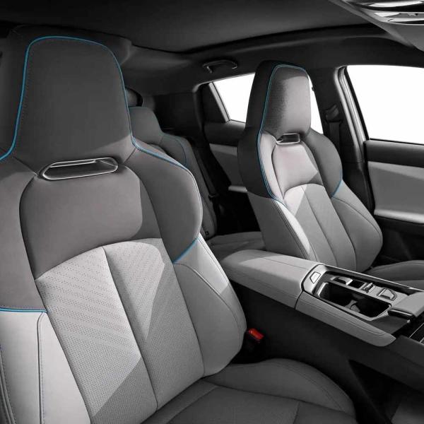 2023 Fuel Vehicle SUV Changan UNI-T 1.5T Gasolne SUV Sport Car