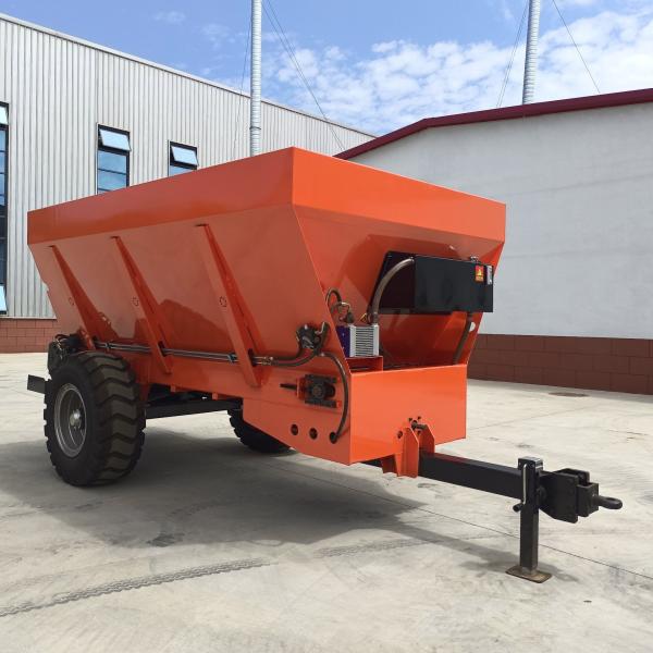 Double Discs Fertilizer Manure Spreader Evenly Sprinkle Materials Corrosion Resistant
