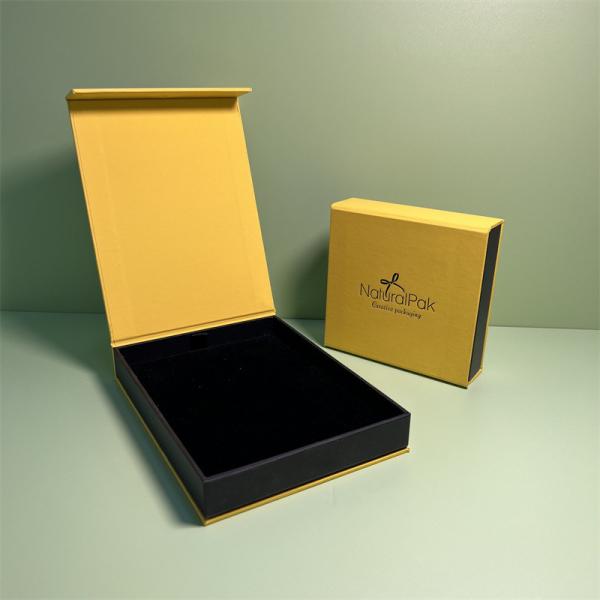 OEM ODM Magnetic Closure Jewelry Box Bright Yellow Magnetic Ring Box