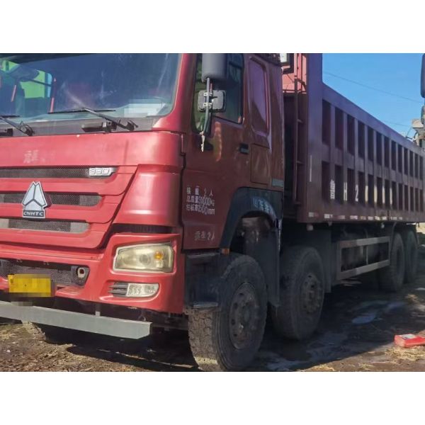 SINOTRUK 6x2 4x2 Howo Sitrak G5S 330hp Cargo Trucks for Sale