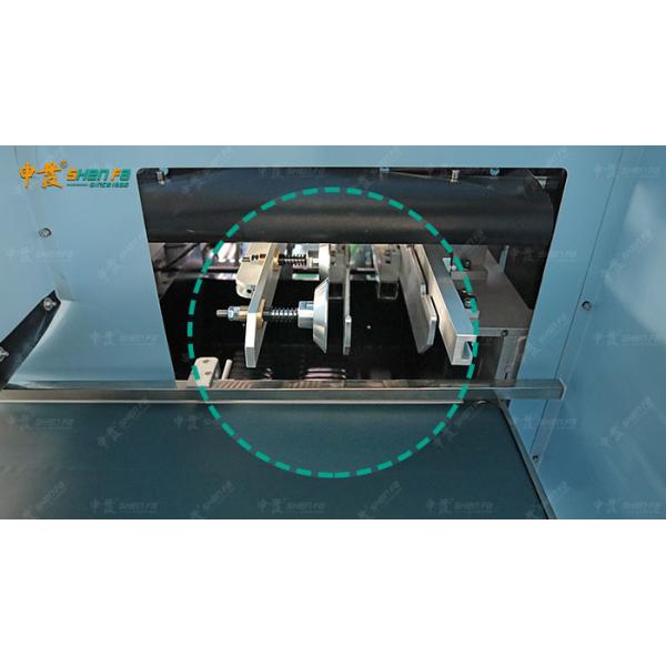 Uma máquina de impressão plástica automática da tela da garrafa redonda da cor.