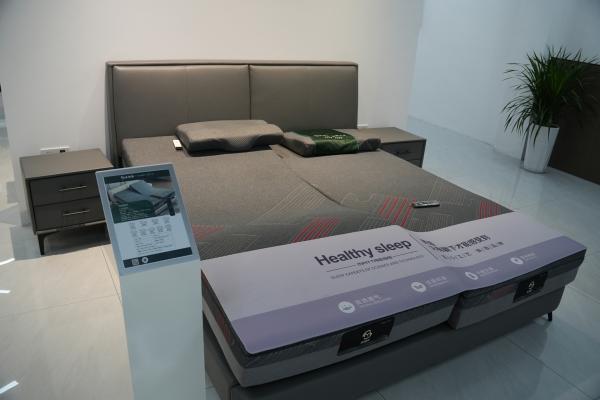 King Size Hypoallergenic Memory Foam Mattress 10 Inch With Massage Function