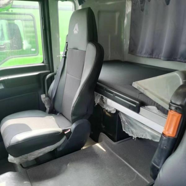Sinotruk Dump Truck Sale 8.5x2.6x3.6m Electric System 28V-1500 Kw Heavy Duty Vehicle