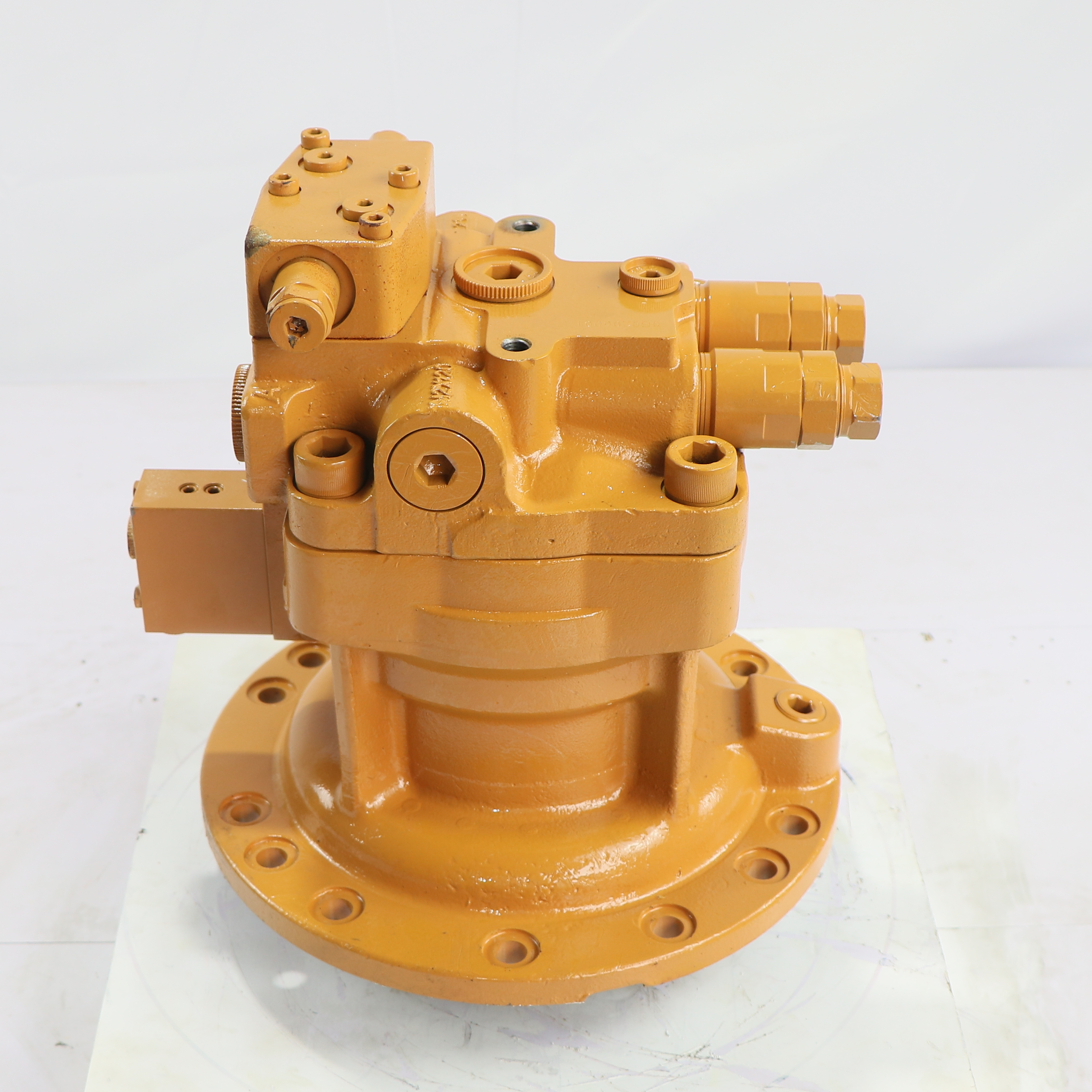 Yoongshing Swing Device Motor M5X130-19T for Excavator M5X130 LG200 for