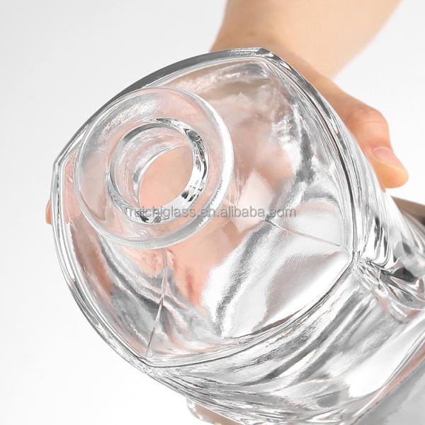 375Ml 500Ml 750Ml 1000Ml Transparent Round Flint Glass Liquor Wine Whisky Vodka Tequila Conch Bottle With Cork Lid