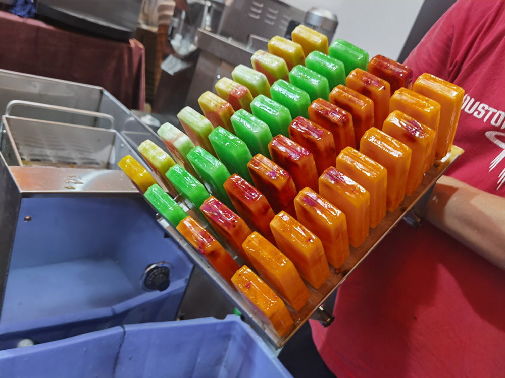 Commercial Ice Lolly Popsicle Making Machine / Stick Pop Maker Price / Stick Ice Cream Machine