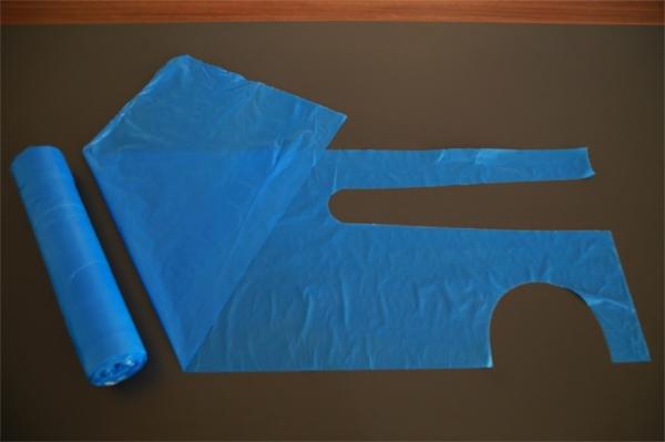 Colored Unisex Disposable Polythene Aprons White Blue Red Green Pink Yellow Color