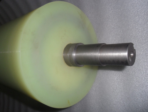 産業 PU ポリウレタン コーティングのローラー、OEM ポリウレタンは取り替えを動かします