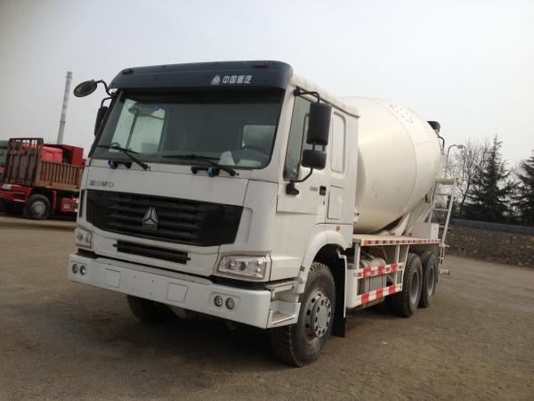 8x4 Sinotruk Concrete Mixer Trucks, EURO II, 299hp- 380hp concrete mixing equipment