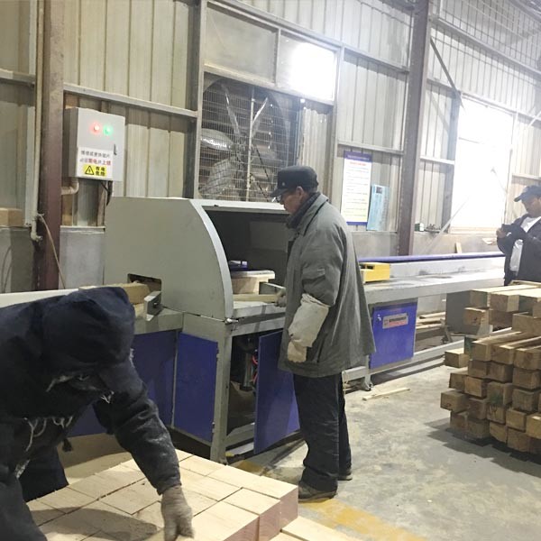 Автомат для резки пилы тимберса CNC деревянный для резать деревянные доски