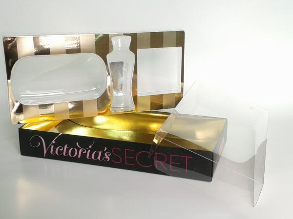 Matt / Glossy Lamination Card Board Packaging Boxes, Victorias Luxury Gift Boxes For Cosmetic Suit Packaging