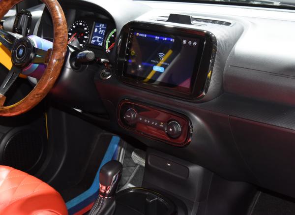 4 Seater Electric Mini Hybrid Car SAIC Roewe CLEVER EV 2022 311KM