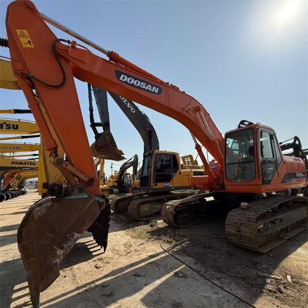 Doosan DH220 DH220LC-7 22 Ton Crawler Excavator Used Hydraulic Digger Korea Original Construction Machinery for Sale