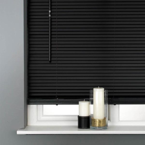 Venetian Window Blinds: UV Ray Reduction, Energy Efficiency, Adjustable Length