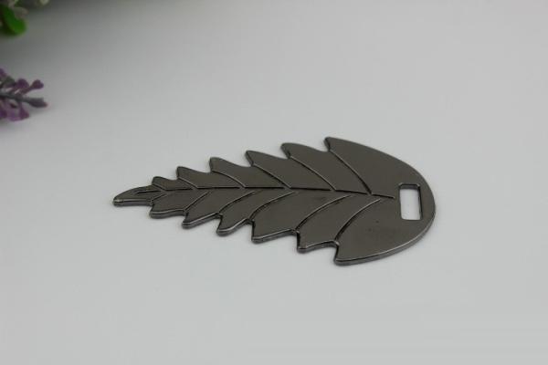 OEM zinc alloy light gold & gunmetal leaf pattern metal logo label tags for handbag/shoes accessories