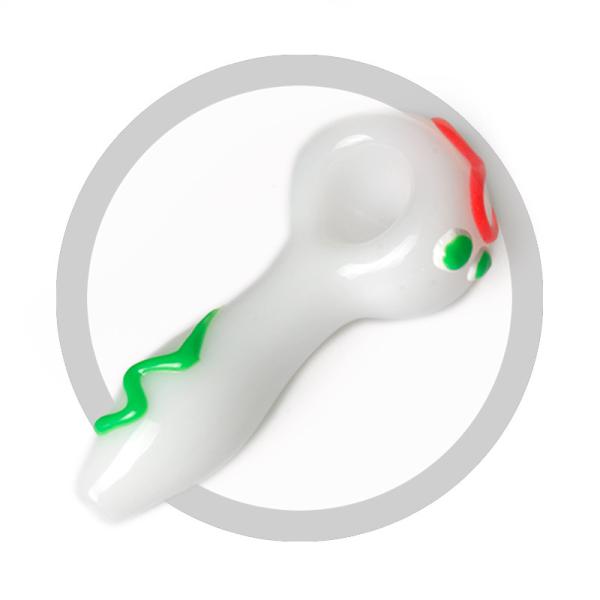 Heart Luminous Glass Smoking Pipe Borosilicate Glass Material With Mixed Color