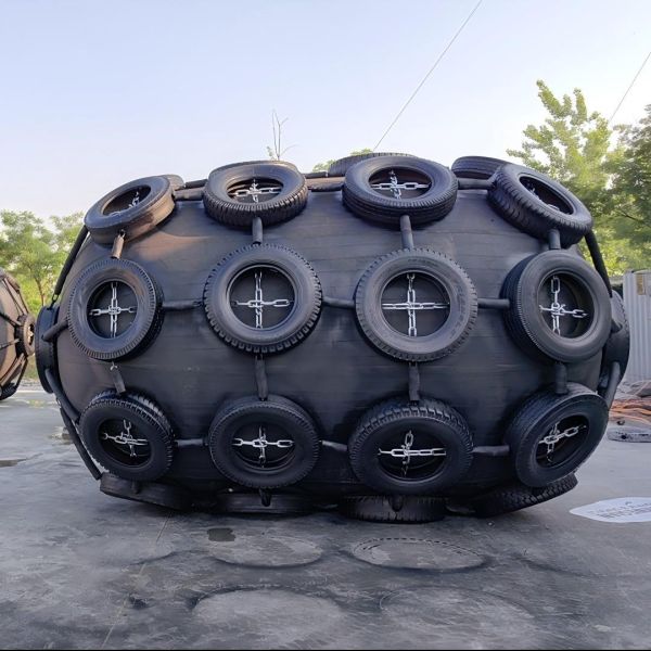 ISO17357 Standard Pneumatic Rubber Fender Available in 500 mm to 4500 mm with 50kpa and 80kpa Pressure Options for Marine Protection