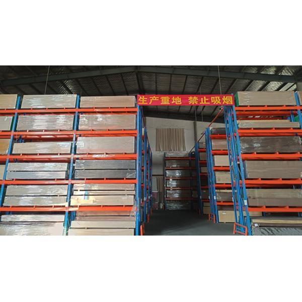 Реконструированный шпон дерева Желтый дуб Вертикальное направление распила четверть 3050*640мм для отделки отелей 113S / 335S