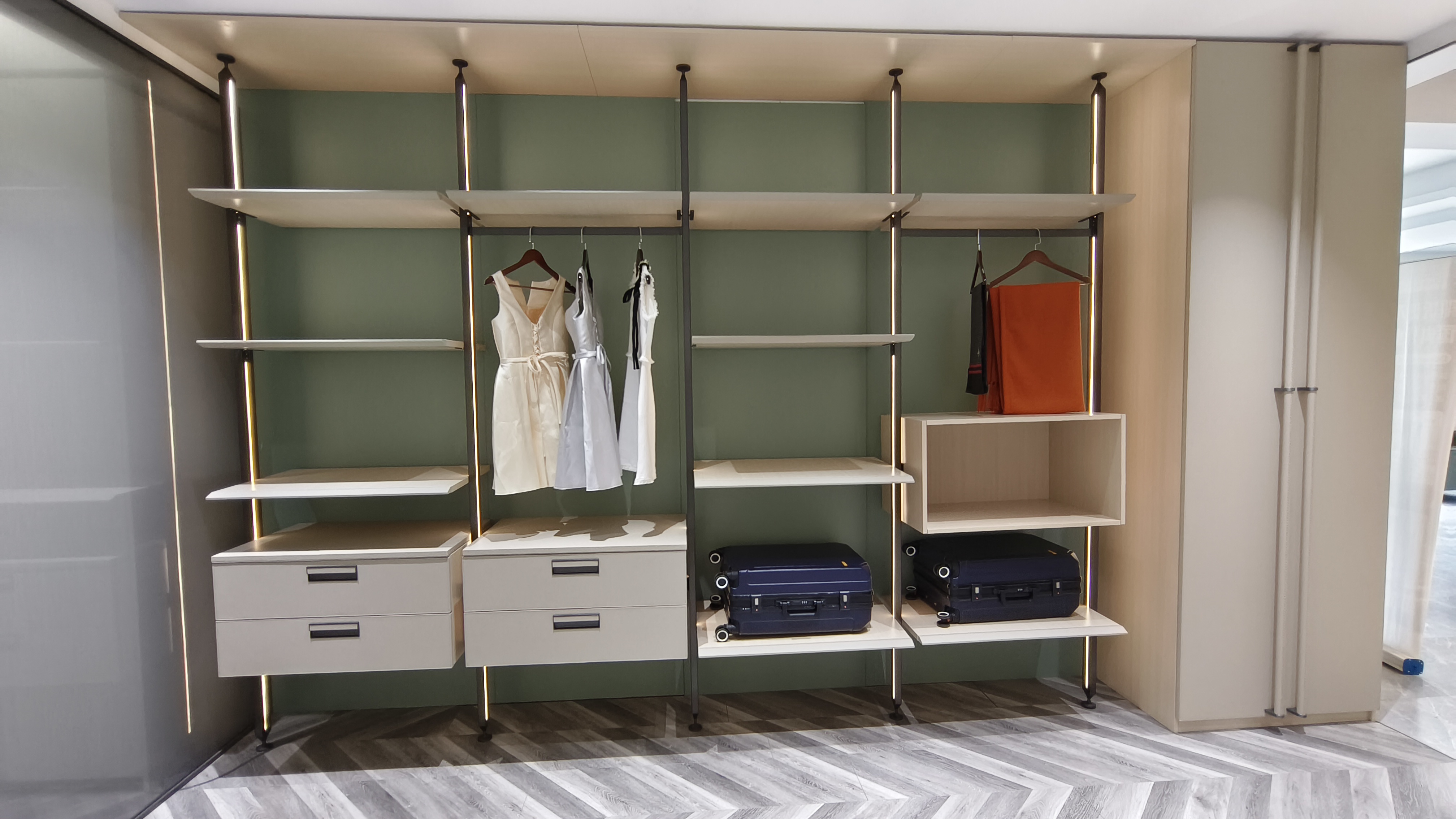 Anti Deformation Stainless Steel Closet Moisture Proof Insect Proof