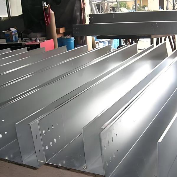 Steel Slotted Cable Tray For Indoor/Outdoor Applications And Installations