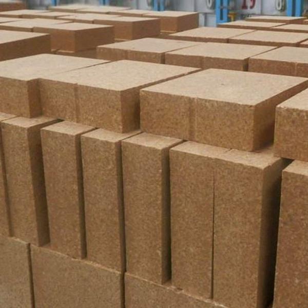 Venda direta de tijolos de espinel de ferro de magnesia com MgO 88% e densidade a granel 2,95 g/cm3
