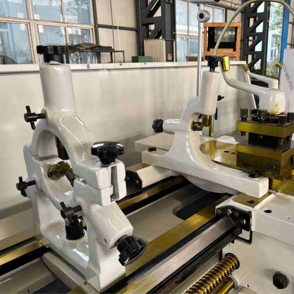 CA6140 High-Precision Manual Lathe - 400mm Swing Over Bed