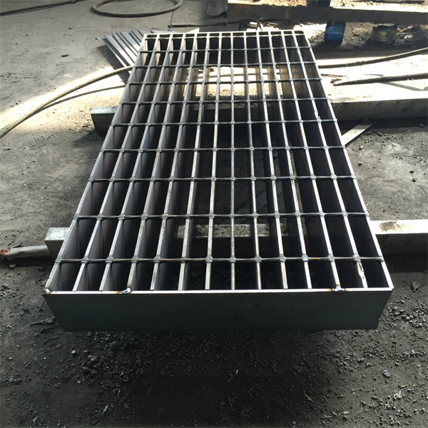 Factory Supply Customized Galvanized Steel Trench Drain Cover Steel Bar Grating Price Metal Grate for Outdoor Walkway Floor