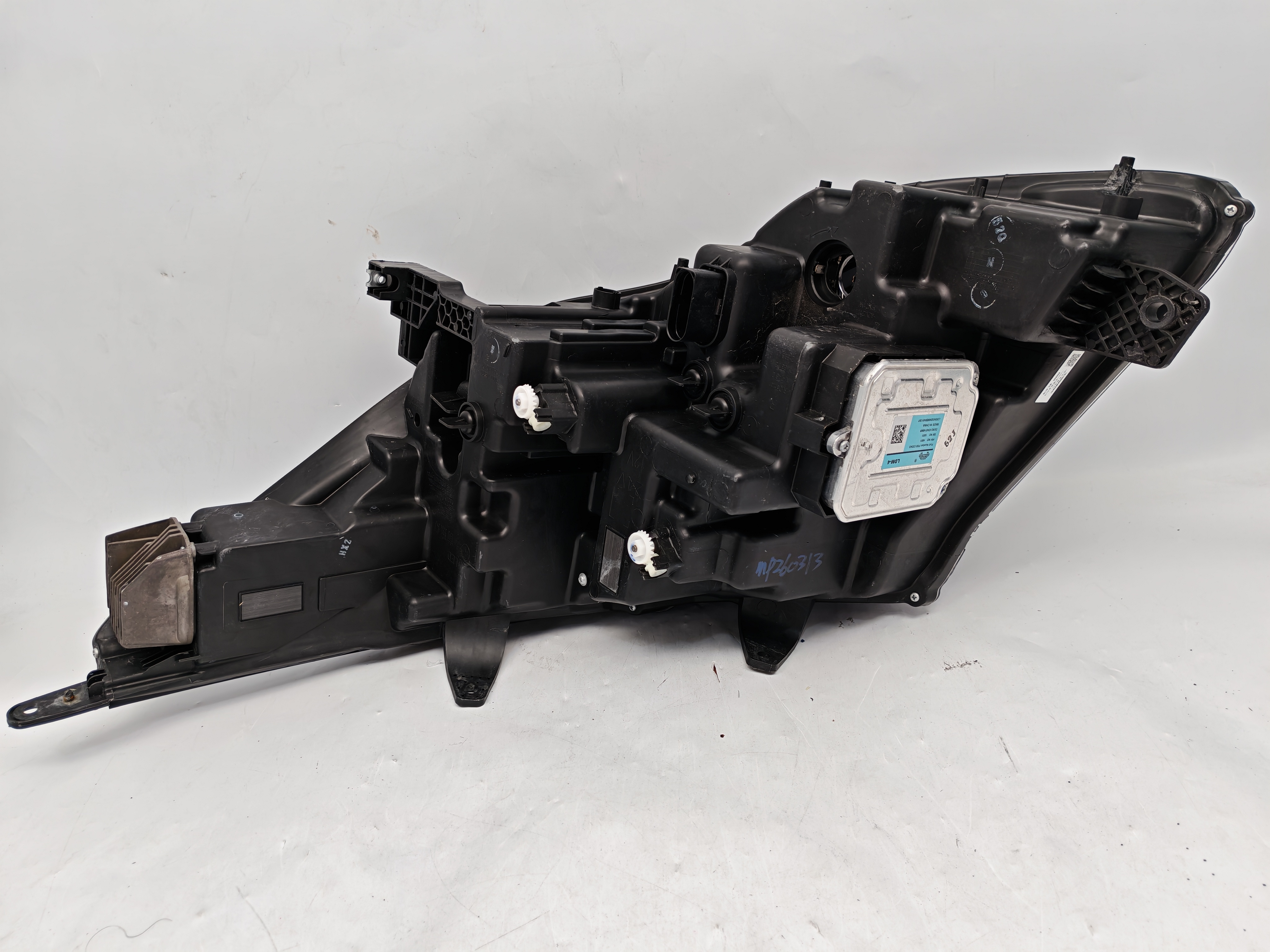 OEM 7210002AMV0401 Right Headlight Assembly for TRUMPCHI M8 2018+